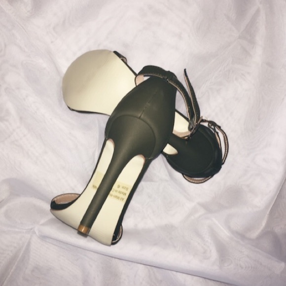 True olive heel - Picture 2 of 3